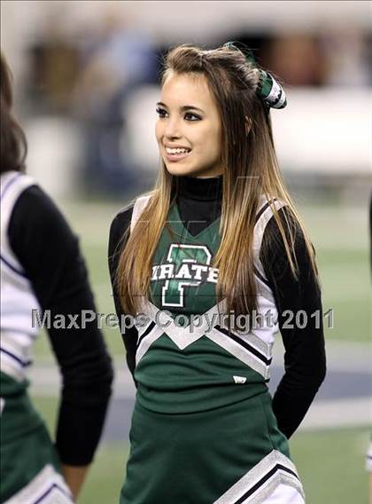 Thumbnail 1 in Highland Park vs. Poteet (4A Division 2 Regional Playoffs) photogallery.