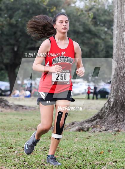 Thumbnail 1 in LHSAA District 7-4A District Meet photogallery.