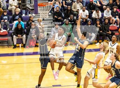 Thumbnail 3 in Reidsville vs Farmville Central (John Wall Holiday Invitational) photogallery.