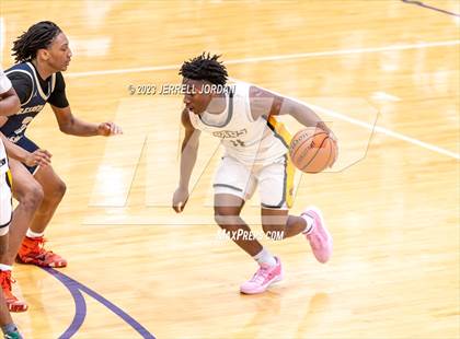 Thumbnail 1 in Reidsville vs Farmville Central (John Wall Holiday Invitational) photogallery.