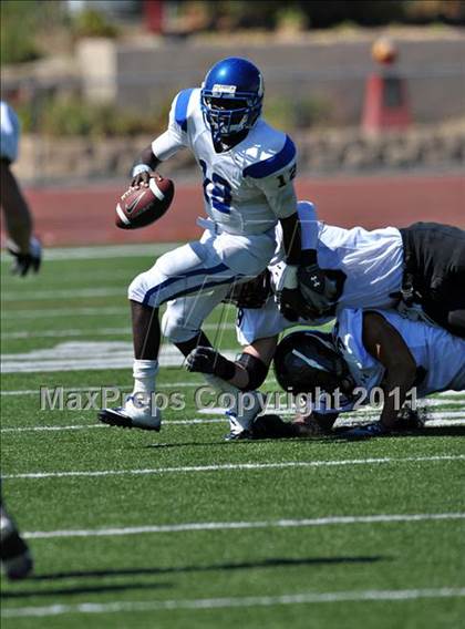 Thumbnail 2 in Alta vs. Crenshaw (Mission Viejo Football Classic) photogallery.