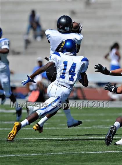 Thumbnail 3 in Alta vs. Crenshaw (Mission Viejo Football Classic) photogallery.