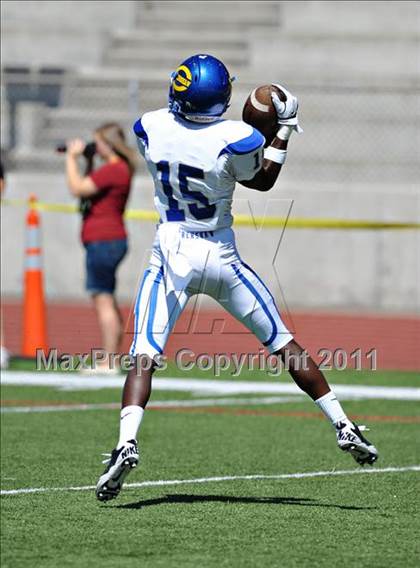 Thumbnail 3 in Alta vs. Crenshaw (Mission Viejo Football Classic) photogallery.