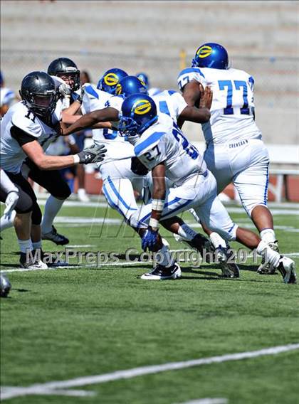 Thumbnail 1 in Alta vs. Crenshaw (Mission Viejo Football Classic) photogallery.