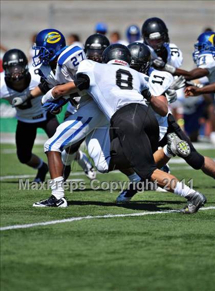 Thumbnail 3 in Alta vs. Crenshaw (Mission Viejo Football Classic) photogallery.