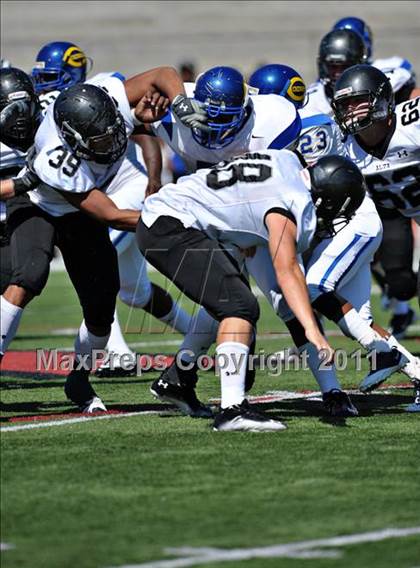 Thumbnail 3 in Alta vs. Crenshaw (Mission Viejo Football Classic) photogallery.