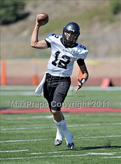 Thumbnail 2 in Alta vs. Crenshaw (Mission Viejo Football Classic) photogallery.