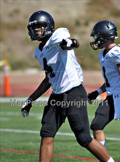 Thumbnail 2 in Alta vs. Crenshaw (Mission Viejo Football Classic) photogallery.
