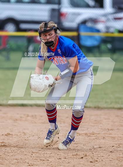 Thumbnail 1 in Mt. Pleasant vs Davenport Central (Rick Doran Classic) photogallery.