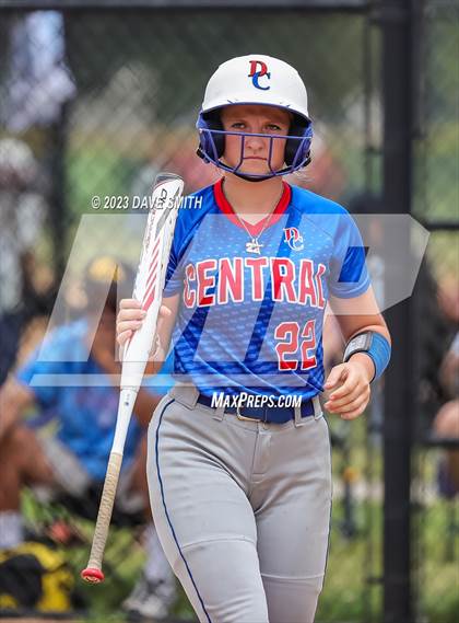 Thumbnail 2 in Mt. Pleasant vs Davenport Central (Rick Doran Classic) photogallery.