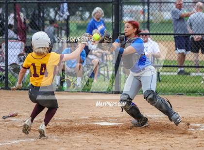 Thumbnail 3 in Mt. Pleasant vs Davenport Central (Rick Doran Classic) photogallery.