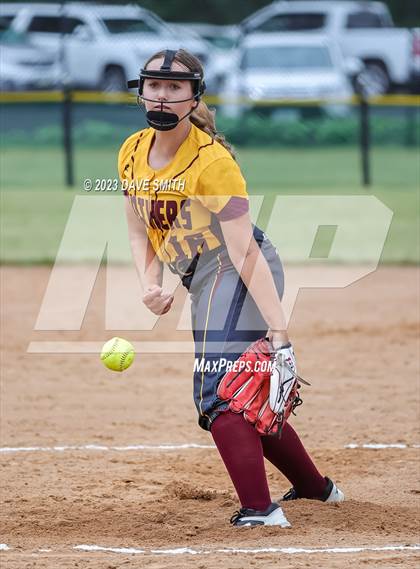 Thumbnail 3 in Mt. Pleasant vs Davenport Central (Rick Doran Classic) photogallery.