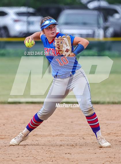 Thumbnail 1 in Mt. Pleasant vs Davenport Central (Rick Doran Classic) photogallery.