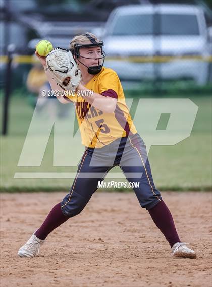 Thumbnail 3 in Mt. Pleasant vs Davenport Central (Rick Doran Classic) photogallery.