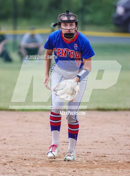 Thumbnail 3 in Mt. Pleasant vs Davenport Central (Rick Doran Classic) photogallery.