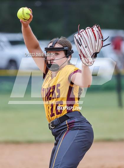 Thumbnail 2 in Mt. Pleasant vs Davenport Central (Rick Doran Classic) photogallery.