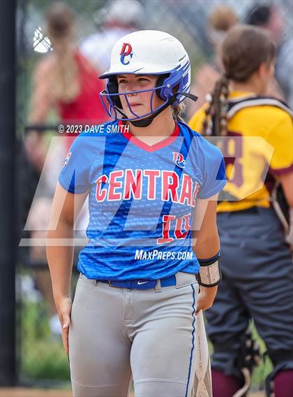 Thumbnail 3 in Mt. Pleasant vs Davenport Central (Rick Doran Classic) photogallery.