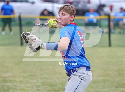 Thumbnail 3 in Mt. Pleasant vs Davenport Central (Rick Doran Classic) photogallery.