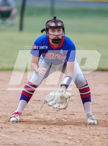 Thumbnail 1 in Mt. Pleasant vs Davenport Central (Rick Doran Classic) photogallery.