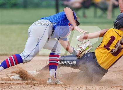 Thumbnail 2 in Mt. Pleasant vs Davenport Central (Rick Doran Classic) photogallery.