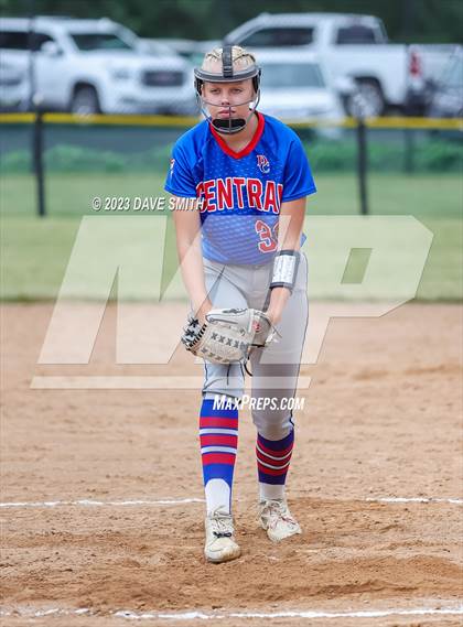 Thumbnail 1 in Mt. Pleasant vs Davenport Central (Rick Doran Classic) photogallery.