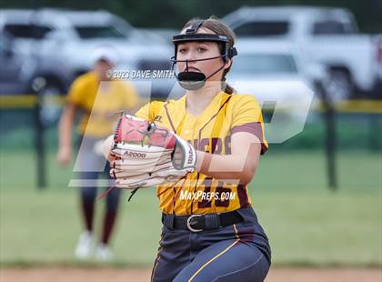 Thumbnail 2 in Mt. Pleasant vs Davenport Central (Rick Doran Classic) photogallery.