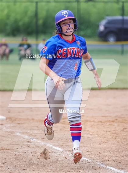 Thumbnail 1 in Mt. Pleasant vs Davenport Central (Rick Doran Classic) photogallery.