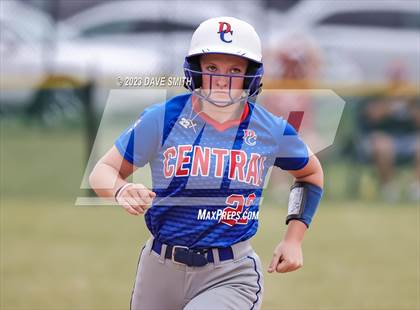 Thumbnail 3 in Mt. Pleasant vs Davenport Central (Rick Doran Classic) photogallery.