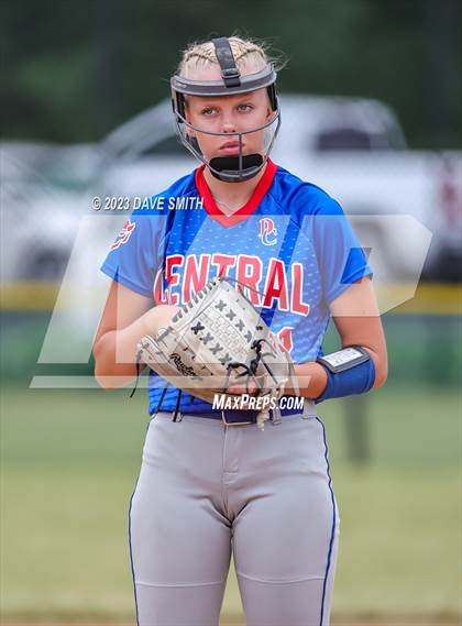 Thumbnail 2 in Mt. Pleasant vs Davenport Central (Rick Doran Classic) photogallery.
