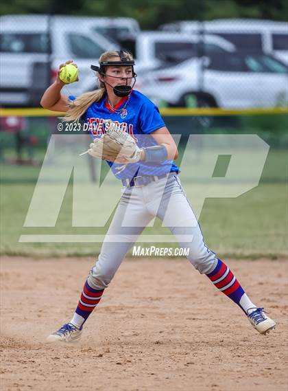 Thumbnail 3 in Mt. Pleasant vs Davenport Central (Rick Doran Classic) photogallery.