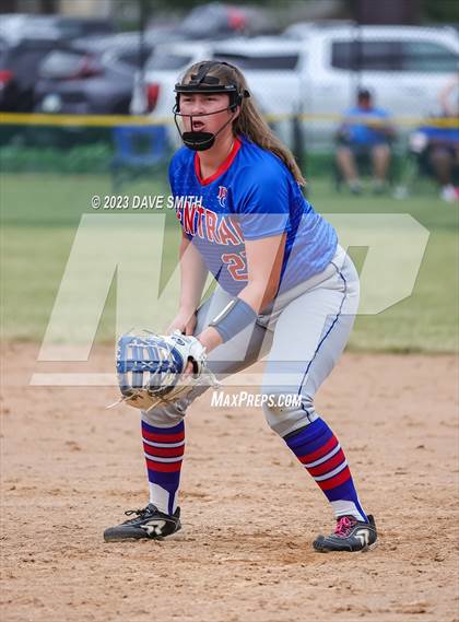 Thumbnail 1 in Mt. Pleasant vs Davenport Central (Rick Doran Classic) photogallery.