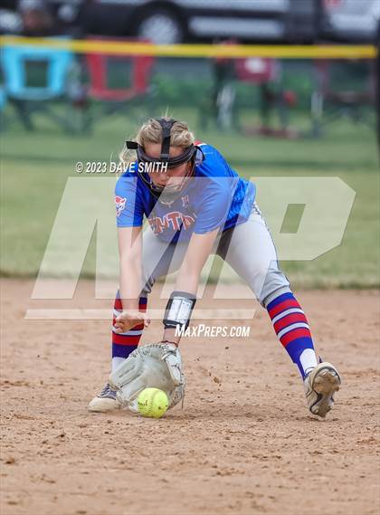 Thumbnail 3 in Mt. Pleasant vs Davenport Central (Rick Doran Classic) photogallery.