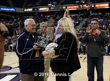 Thumbnail 3 in Miramonte vs. Chaminade (CIF State Open Division Final) photogallery.