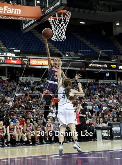 Thumbnail 1 in Miramonte vs. Chaminade (CIF State Open Division Final) photogallery.