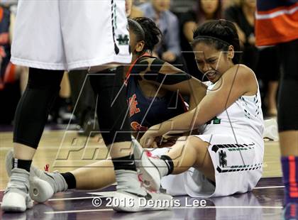 Thumbnail 3 in Miramonte vs. Chaminade (CIF State Open Division Final) photogallery.