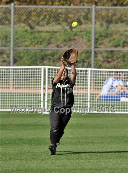 Thumbnail 3 in Pomona Catholic vs. Palos Verdes Peninsula (Woodbridge Tournament) photogallery.