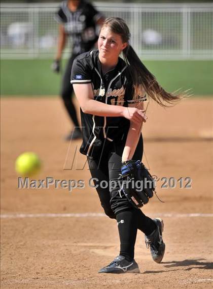 Thumbnail 1 in Pomona Catholic vs. Palos Verdes Peninsula (Woodbridge Tournament) photogallery.