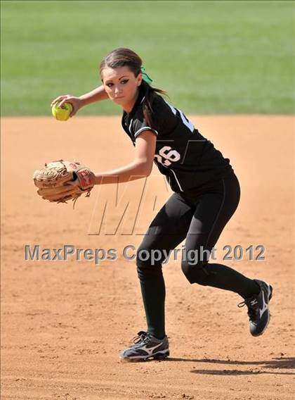 Thumbnail 1 in Pomona Catholic vs. Palos Verdes Peninsula (Woodbridge Tournament) photogallery.
