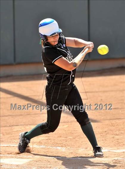 Thumbnail 1 in Pomona Catholic vs. Palos Verdes Peninsula (Woodbridge Tournament) photogallery.