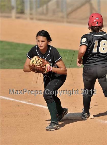 Thumbnail 1 in Pomona Catholic vs. Palos Verdes Peninsula (Woodbridge Tournament) photogallery.