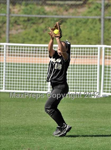 Thumbnail 3 in Pomona Catholic vs. Palos Verdes Peninsula (Woodbridge Tournament) photogallery.