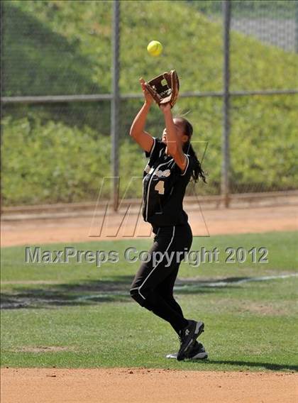 Thumbnail 2 in Pomona Catholic vs. Palos Verdes Peninsula (Woodbridge Tournament) photogallery.