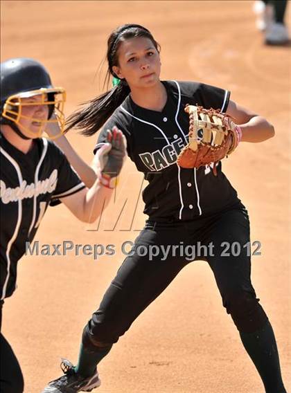 Thumbnail 1 in Pomona Catholic vs. Palos Verdes Peninsula (Woodbridge Tournament) photogallery.