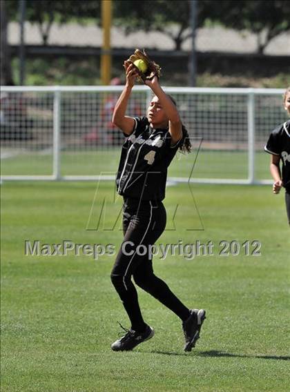 Thumbnail 2 in Pomona Catholic vs. Palos Verdes Peninsula (Woodbridge Tournament) photogallery.