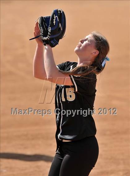 Thumbnail 2 in Pomona Catholic vs. Palos Verdes Peninsula (Woodbridge Tournament) photogallery.