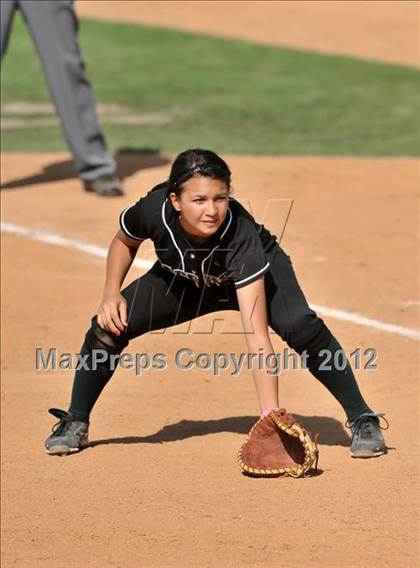 Thumbnail 2 in Pomona Catholic vs. Palos Verdes Peninsula (Woodbridge Tournament) photogallery.