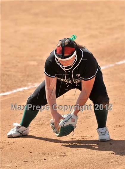 Thumbnail 1 in Pomona Catholic vs. Palos Verdes Peninsula (Woodbridge Tournament) photogallery.