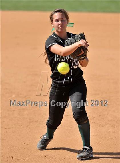 Thumbnail 1 in Pomona Catholic vs. Palos Verdes Peninsula (Woodbridge Tournament) photogallery.