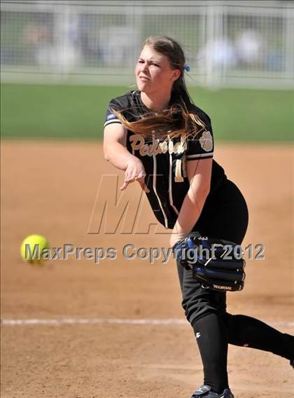 Thumbnail 1 in Pomona Catholic vs. Palos Verdes Peninsula (Woodbridge Tournament) photogallery.