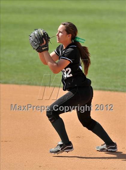 Thumbnail 3 in Pomona Catholic vs. Palos Verdes Peninsula (Woodbridge Tournament) photogallery.